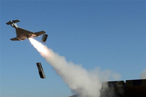 UAV cảm tử Harop trong một cuộc thử nghiệm tấn công mục tiêu. Ảnh: IAI