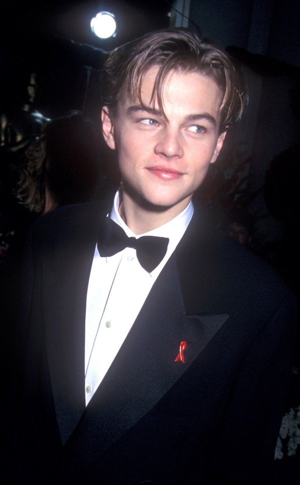 Leonardo DiCaprio trong lần đầu dự lễ trao giải Oscar năm 1994, anh được đề cử cho vai diễn trong phim Whats Eating Gilbert Grape