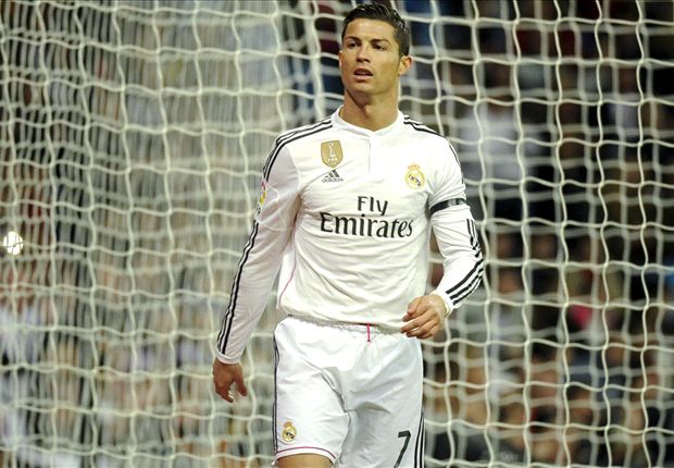 Ronaldo đang có dấu hiệu thụt lùi về mặt phong độ so với Messi