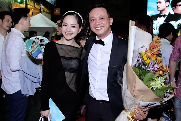 Tối 16/03, diễn viên Lan Phương xuất hiện trong buổi ra mắt phim điện ảnh Cầu vồng không sắc.