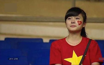 Nhật Lệ từng gây &quot;bão mạng&quot; khi khóc ở cuối trận Chung kết U19 ĐNÁ 2014 giữa Việt Nam với Nhật Bản tại SVĐ Mỹ Đình