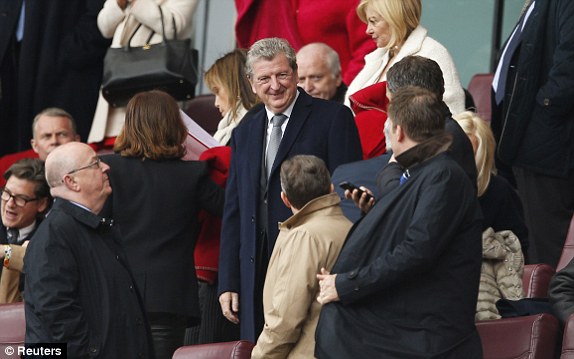 HLV tuyển Anh - Roy Hodgson, tới dự khán trận derby thành London.