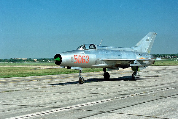 Việt Nam được cho là đang đàm phán mua sắm máy bay chiến đấu phương Tây để thay thế MiG-21