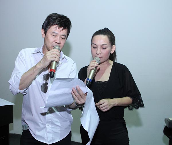 Để chuẩn bị cho liveshow kỉ niệm 20 năm ca hát Tình yêu bất tận, Phi Nhung đã dành nhiều ngày để tập luyện cùng các khách mời tham gia chương trình.