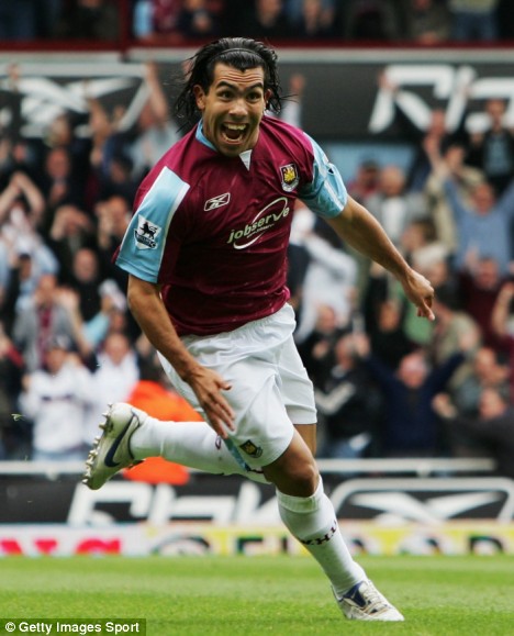 
Tevez tỏa sáng để giúp West Ham trụ hạng, rồi chuyển đến Man United.
