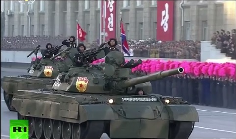 
Xe tăng chiến đấu chủ lực Pokpung-ho hiện đại nhất hiện nay của Triều Tiên. Xe tăng này được trang bị 1 pháo nòng trơn cỡ 125mm, súng máy hạng nặng cỡ nòng 14,5mm và tên lửa phòng không.

