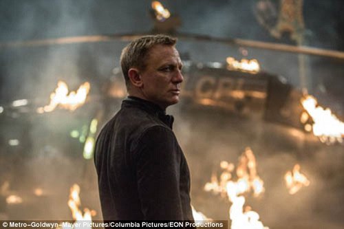 
Daniel Craig bị thương khi đóng phim Spectre.
