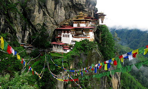 
Vương quốc Bhutan nằm ở Nam Á và được đánh giá là quốc gia hạnh phúc nhất thế giới.
