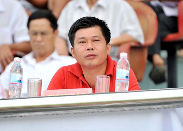 
Ông Vũ Mạnh Hải cho rằng bầu Trường làm bóng đá tùy hứng, không chơi V-League cũng chẳng sao.

