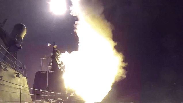 
Tàu chiến Nga phóng tên lửa tiêu diệt IS hôm 7/10.
