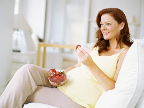 
Ảnh hưởng đến phụ nữ mang thai và trẻ em: Phụ nữ mang thai phải cẩn thận hơn khi tiếp xúc với wi-fi, loại bức xạ này có thể ảnh hưởng đến sự phát triển của thai nhi. Ngoài ra, nếu có trẻ em ở trong nhà, tốt hơn hết bạn nên tránh sử dụng công nghệ wi-fi.
