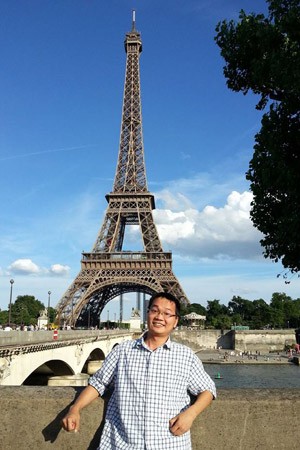 Hình ảnh Quang Thông lưu lại vào mùa hè năm 2013 khi ở Paris, Pháp. 