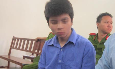 Sát thủ tuổi 15 tại phiên tòa (Ảnh: vietnamnet)