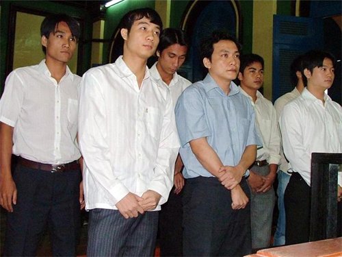 
Nhiều cầu thủ phải ra hầu tòa sau vụ bán độ tại SEA Games 23 năm 2005.
