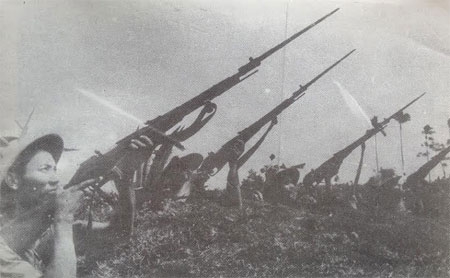 Trận địa bắn máy bay bằng súng bộ binh của dân quân xã Mậu Đông (Văn Yên, Yên Bái). Ảnh tư liệu