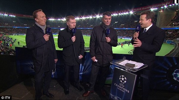 Roy Keane và Sir Alex Ferguson tới Pháp xem trận PSG - Chelsea vì những lý do khác nhau.

Trong khi cựu thủ quân Man United có mặt ở sân Parc des Princes dưới vai trò BLV bóng đá của kênh ITV, Anh...