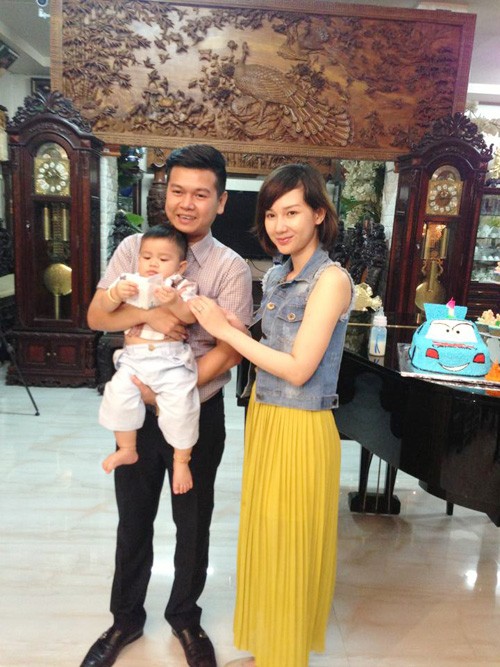 Ngày 6/8/2012, sau 6 tháng kết hôn, hot girl Quỳnh Chi đã hạ sinh quý tử tại bệnh viện phụ sản quốc tế Sài Gòn.