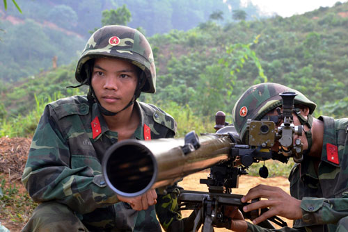 
Khẩu đội SPG-9 thuộc Tiểu đoàn 15 (Sư đoàn 316) lấy phần tử bắn tiêu diệt mục tiêu trong diễn tập.
