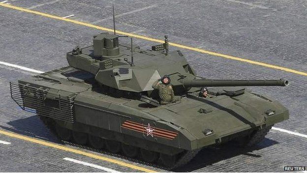 
Theo nhà phân tích Dave Majumdar, kế hoạch trang bị 2.300 xe tăng Armata của Nga không khả thi.
