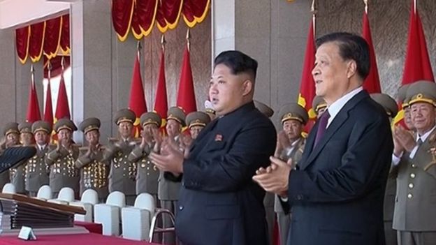 
Nhà lãnh đạo Kim Jong-un và ông Lưu Vân Sơn, Ủy viên Thường vụ Bộ Chính trị, Bí thư Trung ương Đảng Cộng sản Trung Quốc
