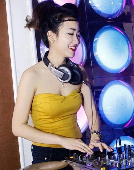 DJ Trang Moon - người làm cho phần trình diễn Em của ngày hôm qua của Sơn Tùng M-TP tại The Remix mới mẻ và quyến rũ hơn. (Ảnh do BTC cung cấp)