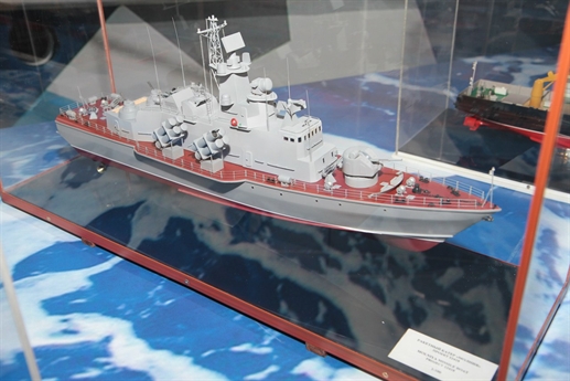 Tất nhiên, các mô hình tàu chiến đang &quot;bán chạy&quot; như tàu tên lửa cao tốc Project 1241.8 Molniya đóng cho Hải quân Việt Nam cũng không thể vắng mặt tại triển lãm.