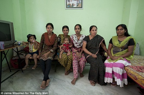 
Có hàng ngà cặp vợ chồng phương Tây đang tìm đến phụ nữ Ấn Độ để thuê tử cung.
