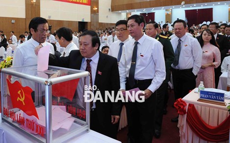 
Đà Nẵng bầu Ban Chấp hành, Ban Thường vụ và bí thư Thành ủy mới. Ảnh: Báo Đà Nẵng
