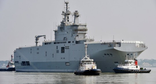 Tàu Sebastopol vẫn đỗ tại Pháp chờ ngày giao hàng. Ảnh: Defense-Aerospace