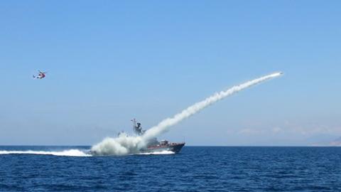 Tàu tên lửa Molnyia của Việt Nam phóng nghiệm thu tên lửa