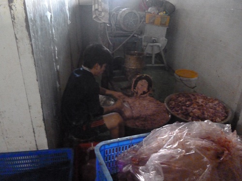 Những hình ảnh hãi hùng tại cơ sở sản xuất bò viên Pháp Việt.
