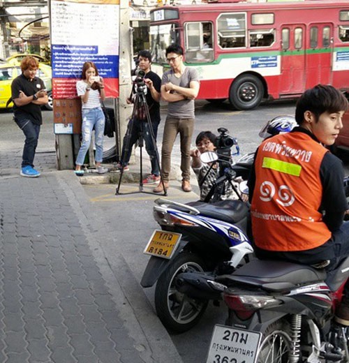 Chàng xe ôm Thái Lan gây sốt vì điển trai
