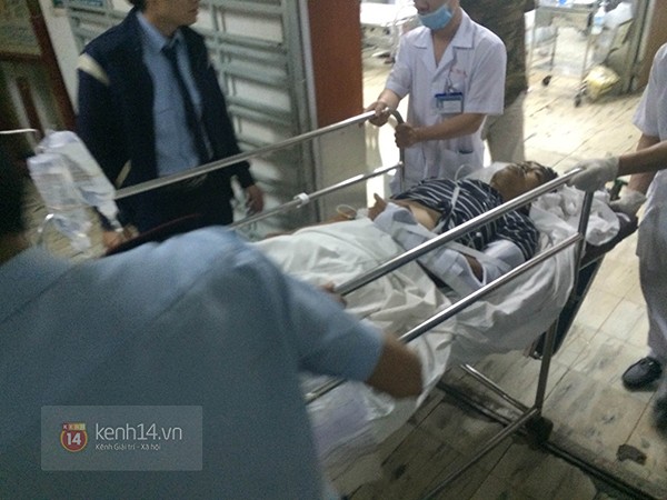 Hiện tại các nạn nhân vụ tai nạn đang được cấp cứu tại bệnh viện Thống Nhất và Nhi Đồng, 115, An Bình. Ảnh Kênh 14.