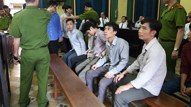 Các bị cáo trong phiên tòa ngày 24-9 - Ảnh: Hoàng Điệp