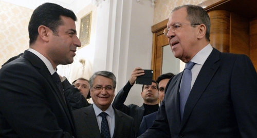 Ngoại trưởng Nga - Sergei Lavrov và Phó chủ tịch Đảng Dân chủ nhân dân ủng hộ người Kurd ở Thổ Nhĩ Kỳ - Selahattin Demirtas.