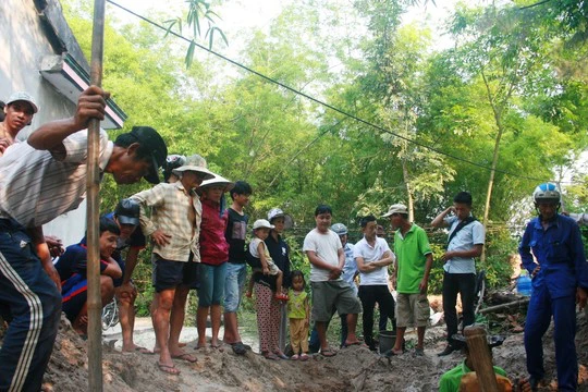 Hai ngày nay, người dân địa phương đã ngưng việc “khai quật” địa đạo