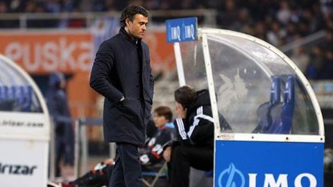 HLV Luis Enrique đang đối mặt với cơn khủng hoảng ở Barca