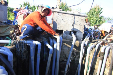 Ky la gieng nuoc 30 may bom cung hut ngay dem cung khong can