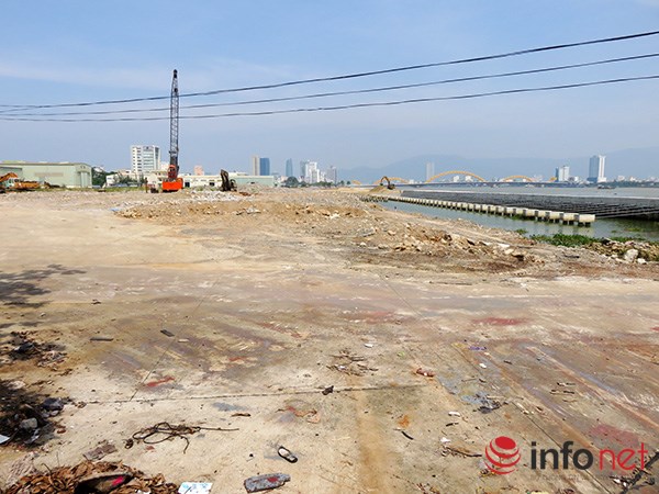 
Khu đất Nhà máy đóng tàu Sông Thu (cũ) mà Đà Nẵng đã có kế hoạch khai thác đất thương mại dịch vụ được chuyển thành đất ở đô thị do Bộ Quốc phòng khai thác (Ảnh: HC)
