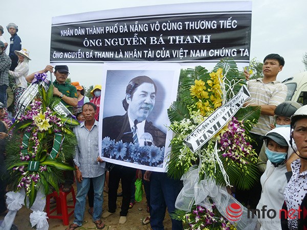
Người dân Đà Nẵng trong ngày đưa tang ông Nguyễn Bá Thanh (Ảnh: HC)
