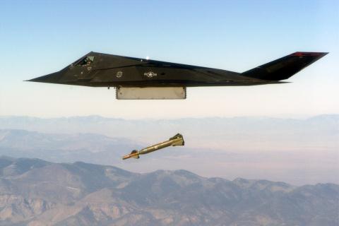 
Máy bay tàng hình F-117 Nighthawk.
