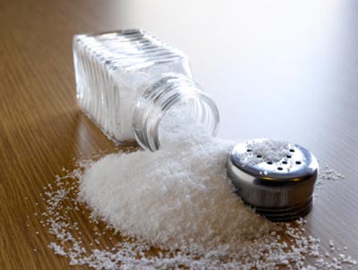 Ăn quá nhiều muối rất hại thận (Ảnh minh họa)