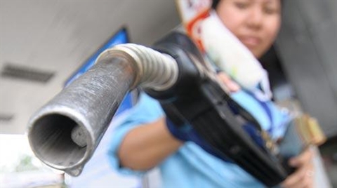 Petrolimex kêu lỗ lớn do giá xăng dầu thế giới giảm mạnh