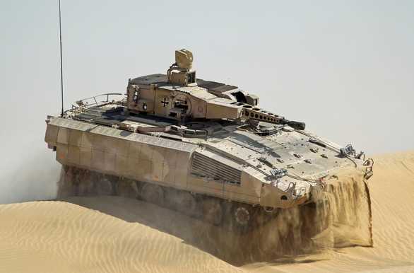 Photo: Puma infantry fighting vehicle during tests in the United Arab Emirates;  Larger photo / Projekt System & Management GmbH