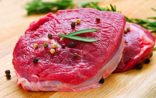 
Theo các chuyên gia ẩm thực, thịt lợn và thịt bò kị nhau, làm giảm các chất dinh dưỡng có trong nhau vì bản chất thịt lợn có tính hàn còn thịt bò là tính ôn. Ảnh minh họa.
