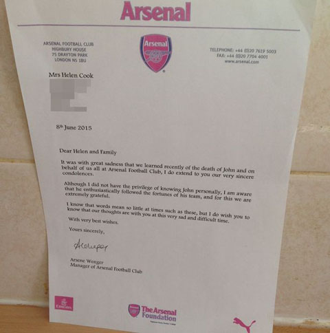 HLV Wenger viết thư chia buồn đầy cảm động khi một CĐV Arsenal qua đời
