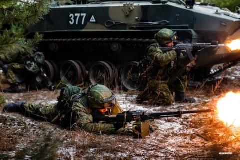 
Bộ binh Nga trong một đợt tập trận đầu năm 2015
