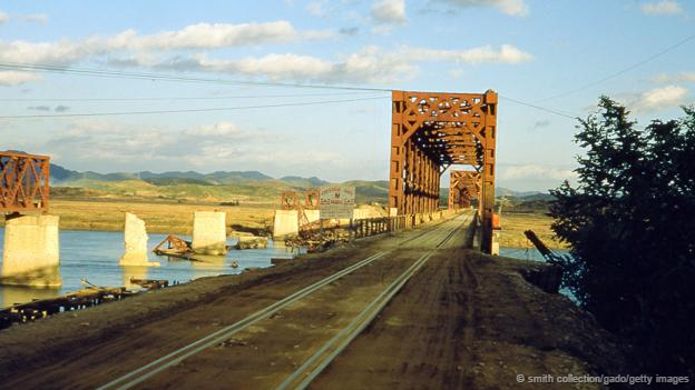 Cây cầu Tự do nối Hàn Quốc với khu vực DMZ. Nguồn: Getty