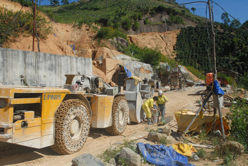 
Cửa hầm phía Nam thủy điện Đạ Dâng đã bắt đầu thi công trở lại dù chưa được cho phépẢnh: Khắc Lịch
