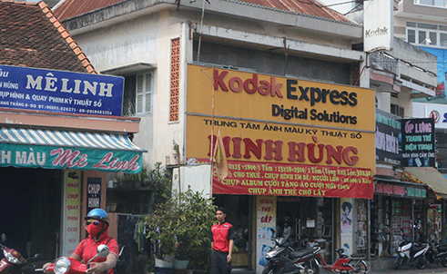 Tiệm chụp hình Minh Hùng gần chùa Bà Bình Dương.